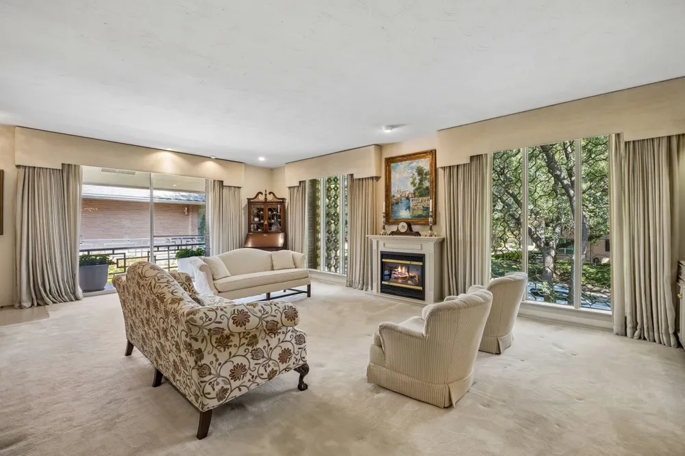 6310 Bandera Avenue #C Dallas, TX 75225