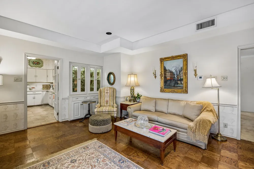 6310 Bandera Avenue #C Dallas, TX 75225