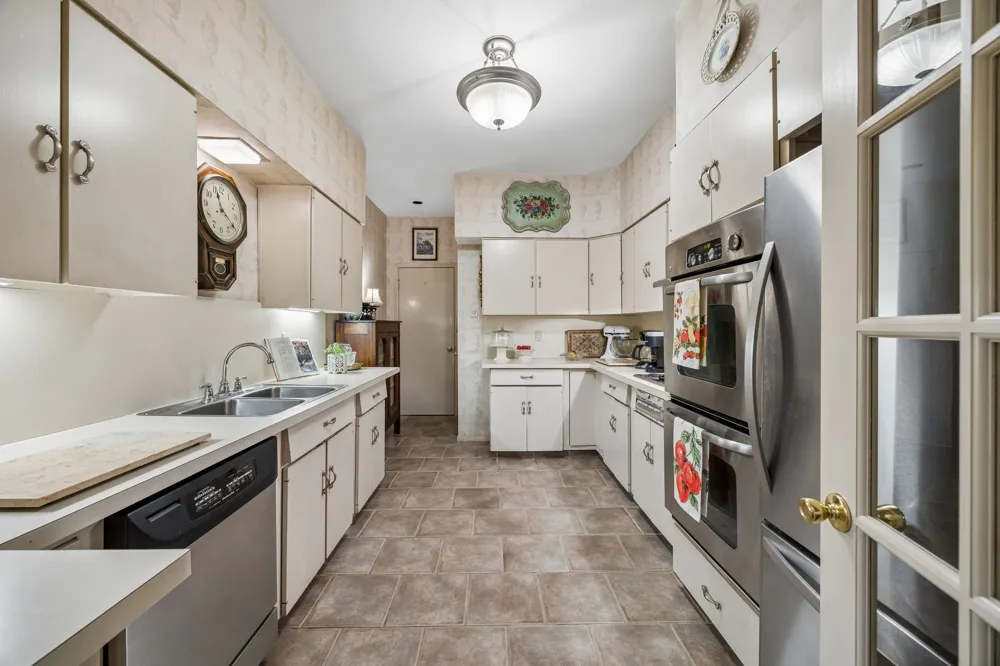 6310 Bandera Avenue #C Dallas, TX 75225