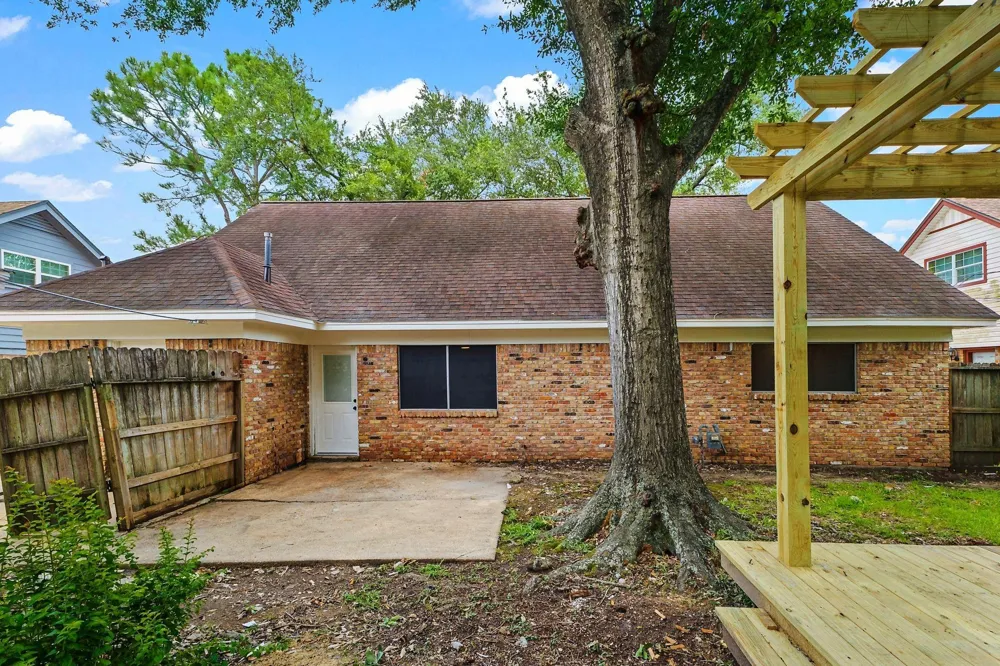 2706 Burke Road Pasadena, TX 77502