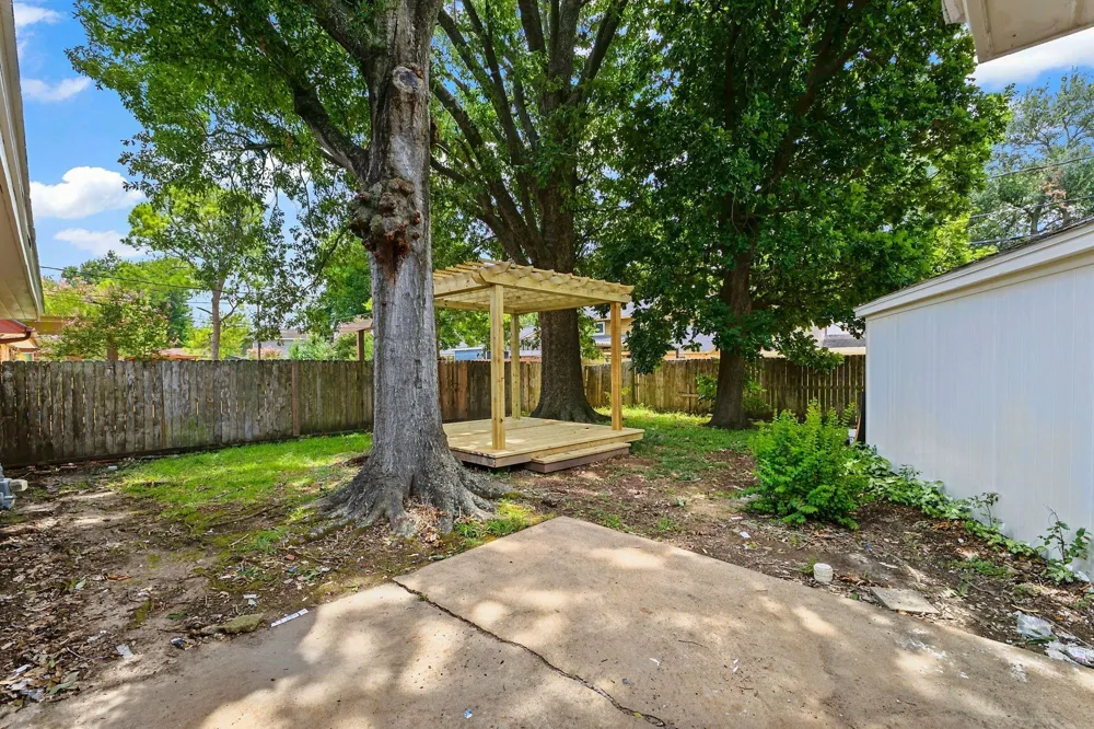 2706 Burke Road Pasadena, TX 77502