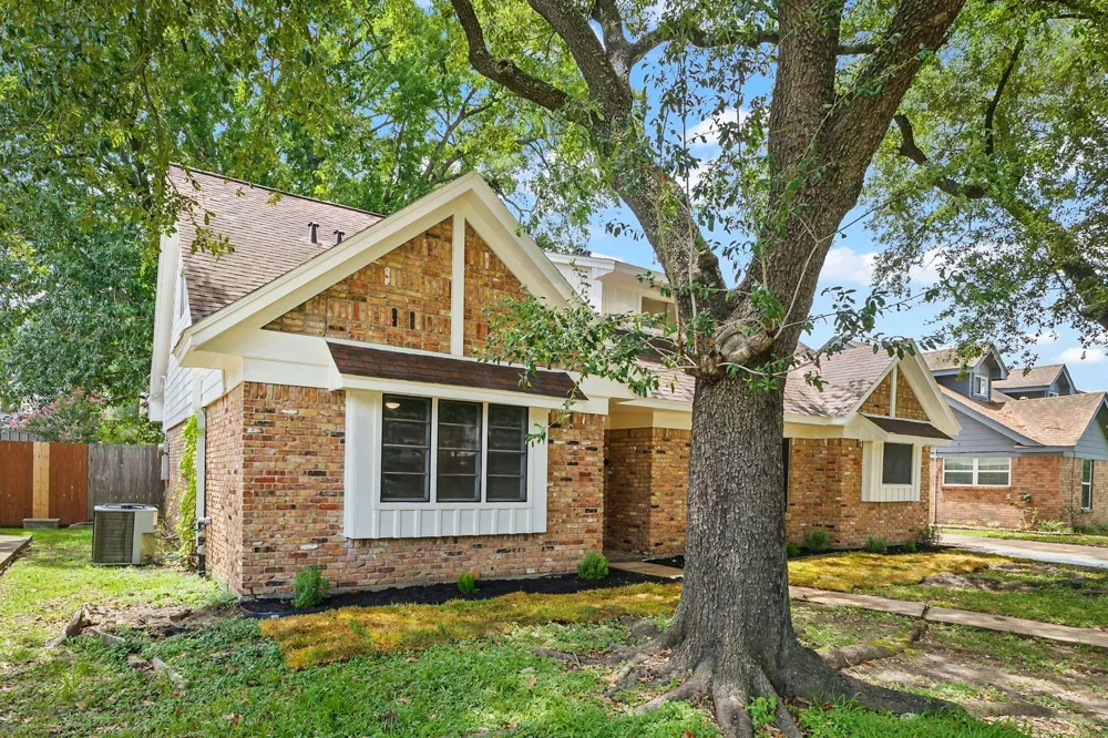 2706 Burke Road Pasadena, TX 77502