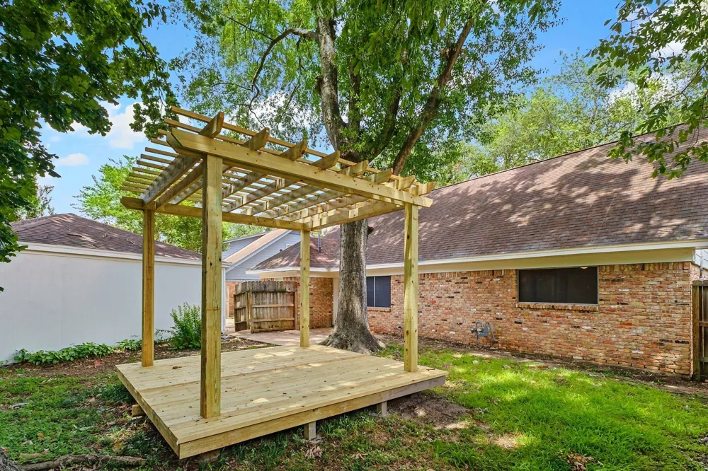 2706 Burke Road Pasadena, TX 77502