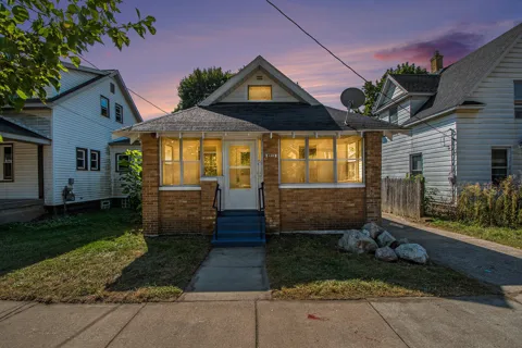 448 Spencer Street NE