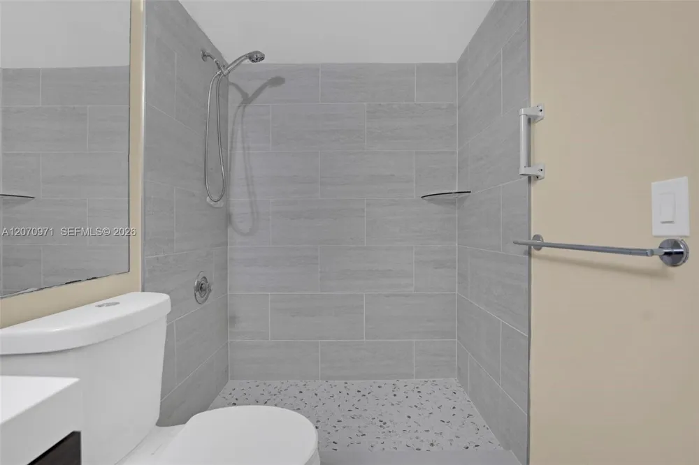15545 Miami Lakeway N #106 Miami Lakes, FL 33014