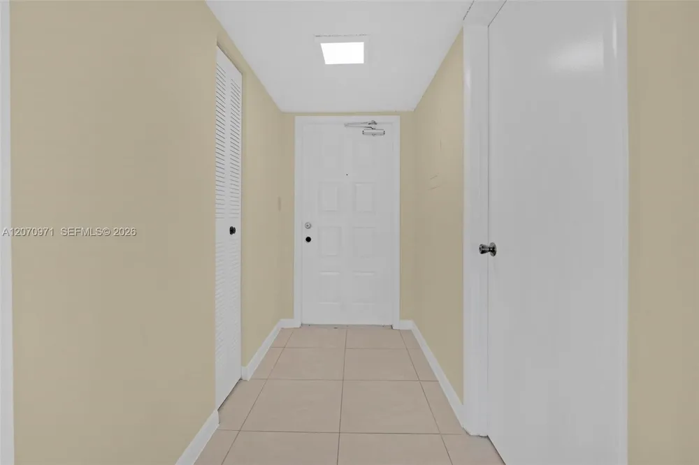 15545 Miami Lakeway N #106 Miami Lakes, FL 33014
