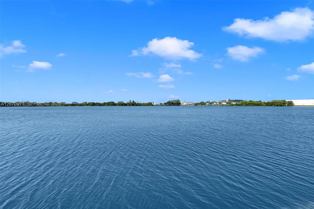 15545 Miami Lakeway N #106 Miami Lakes, FL 33014
