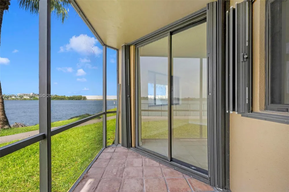 15545 Miami Lakeway N #106 Miami Lakes, FL 33014