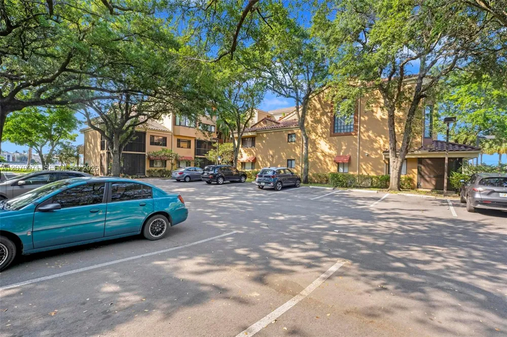 15545 Miami Lakeway N #106 Miami Lakes, FL 33014