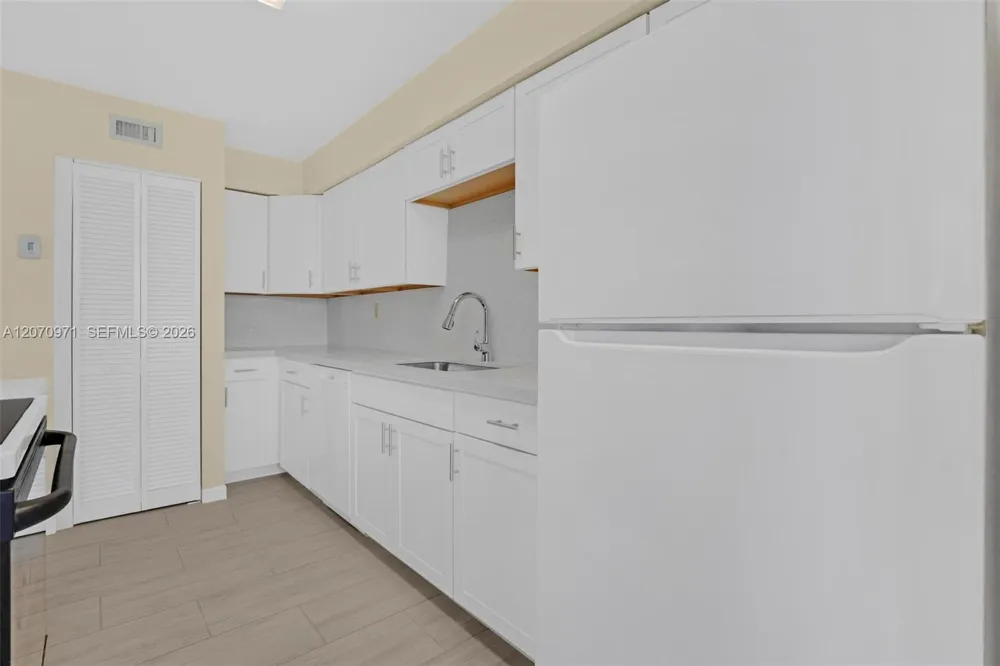 15545 Miami Lakeway N #106 Miami Lakes, FL 33014