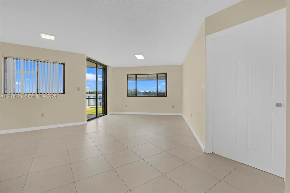 15545 Miami Lakeway N #106 Miami Lakes, FL 33014