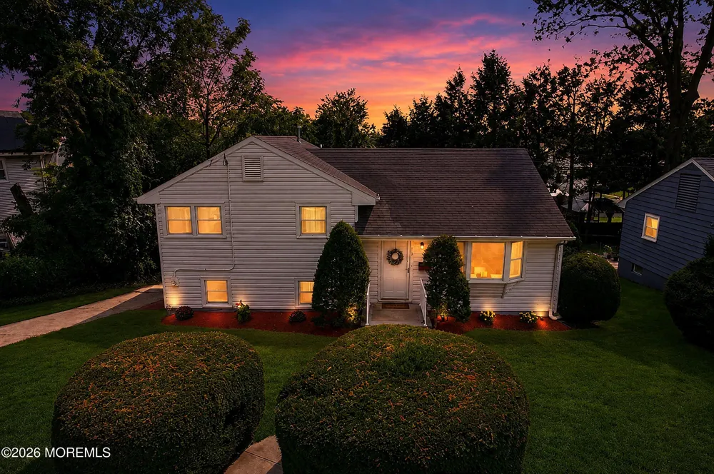 13 Glencourt Avenue Edison, NJ 08837