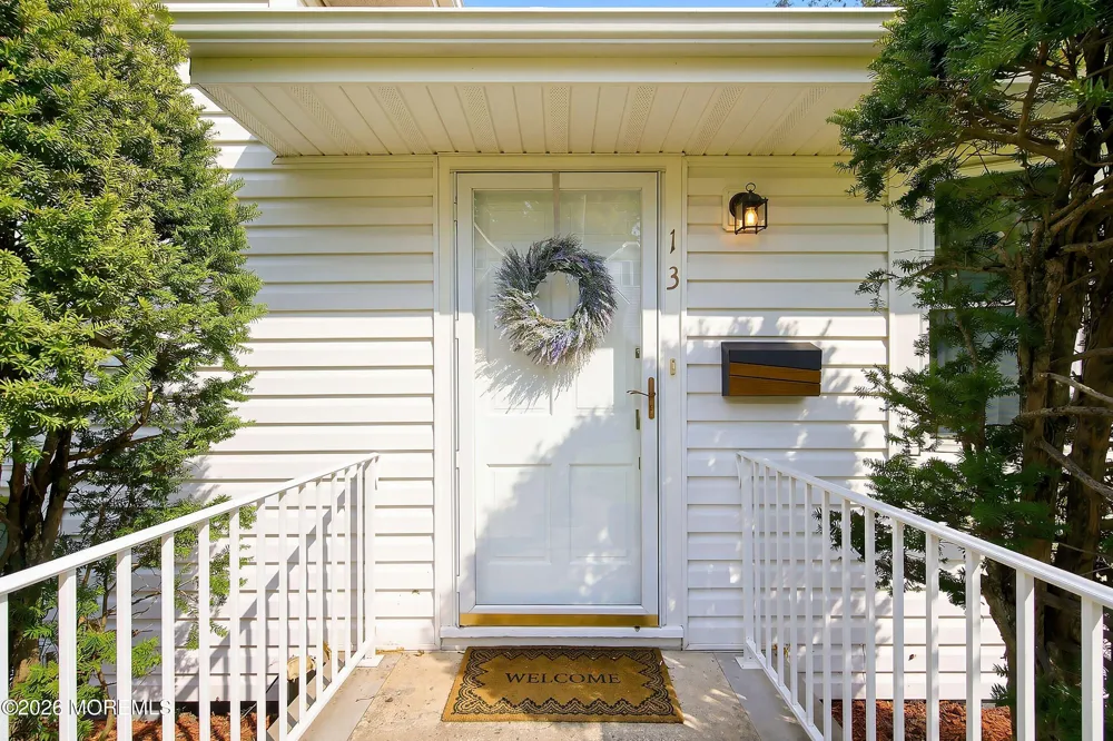 13 Glencourt Avenue Edison, NJ 08837