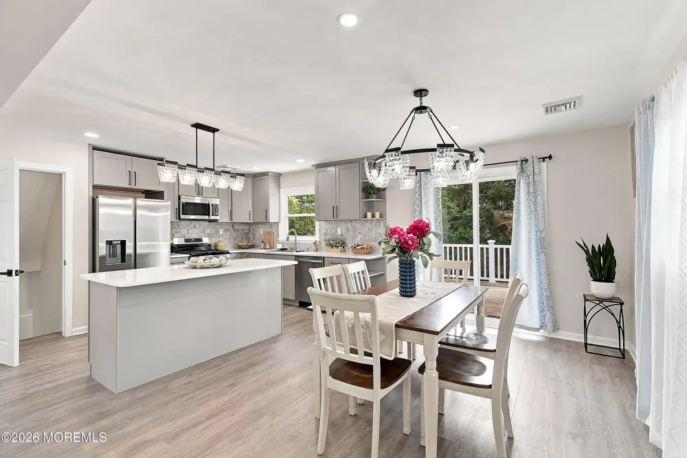 13 Glencourt Avenue Edison, NJ 08837