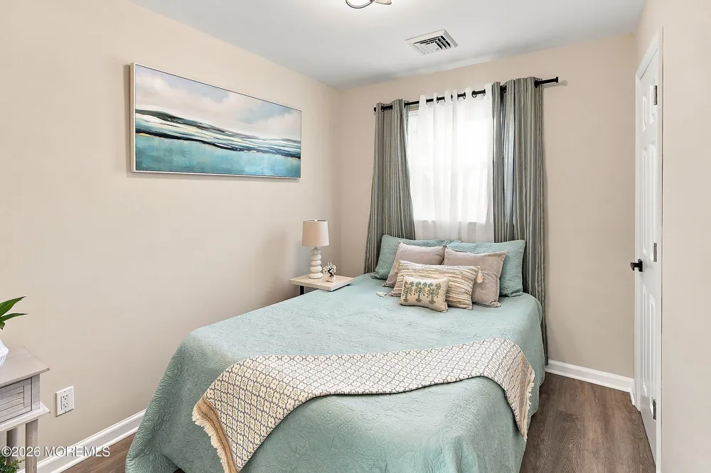 13 Glencourt Avenue Edison, NJ 08837