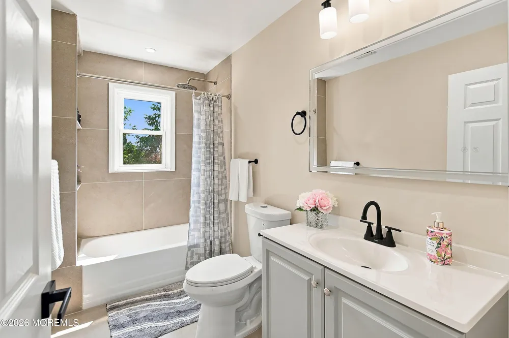 13 Glencourt Avenue Edison, NJ 08837