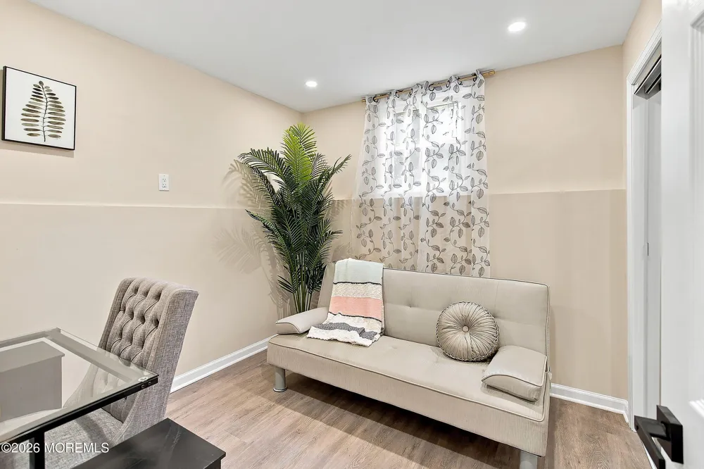 13 Glencourt Avenue Edison, NJ 08837