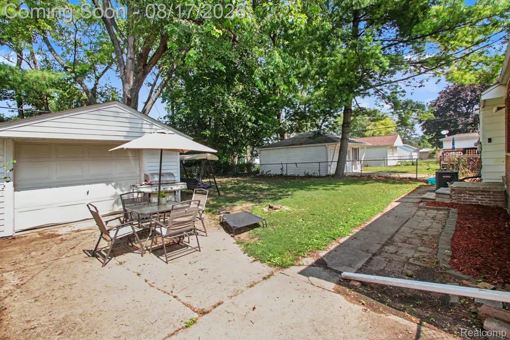26686 Southwestern Highway Redford Charter Township, MI 48239