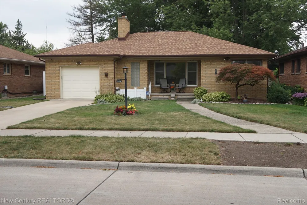 12831 Northfield Boulevard Oak Park City, MI 48237