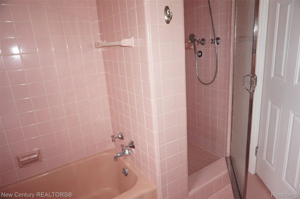 12831 Northfield Boulevard Oak Park City, MI 48237