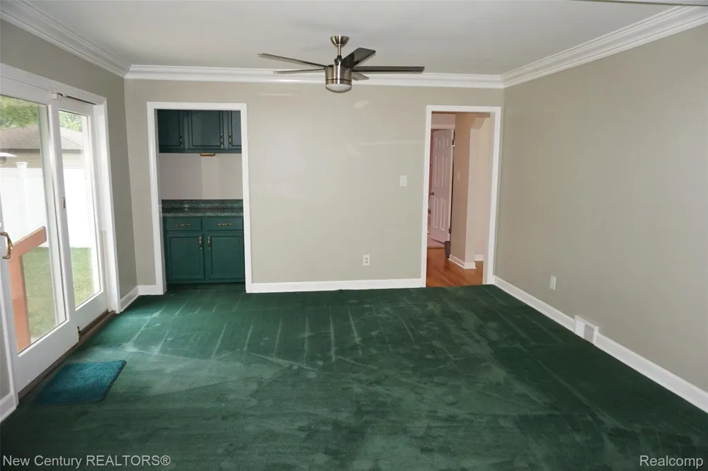 12831 Northfield Boulevard Oak Park City, MI 48237