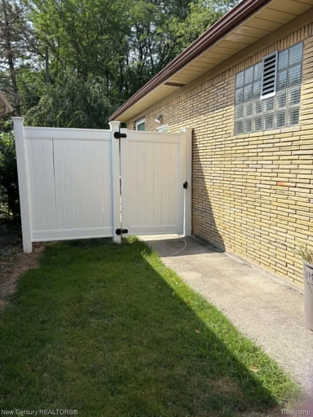 12831 Northfield Boulevard Oak Park City, MI 48237