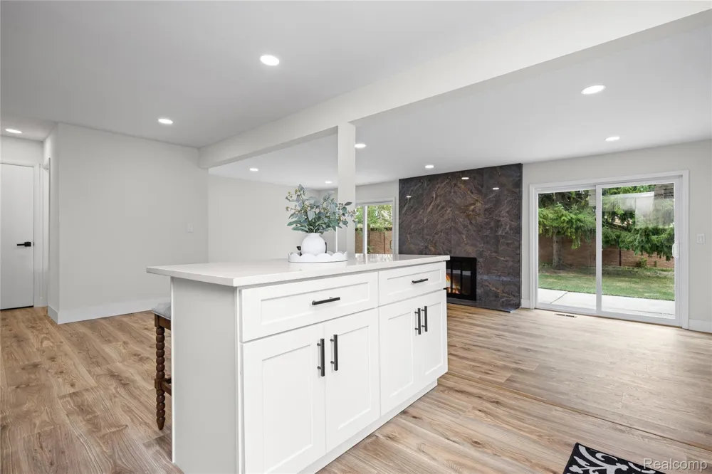30190 Northgate Drive Southfield City, MI 48076