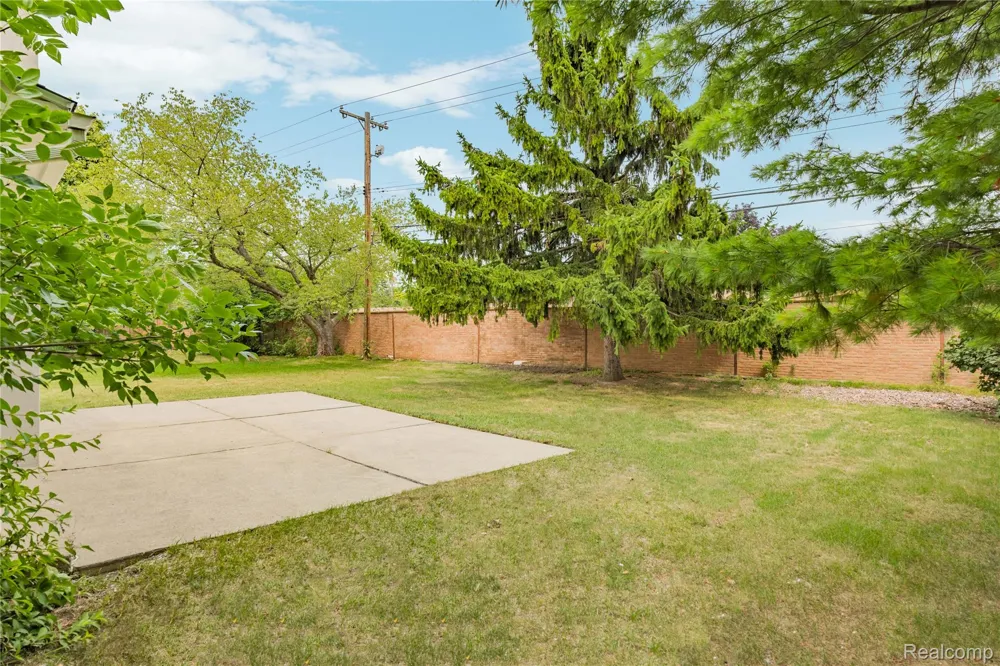 30190 Northgate Drive Southfield City, MI 48076