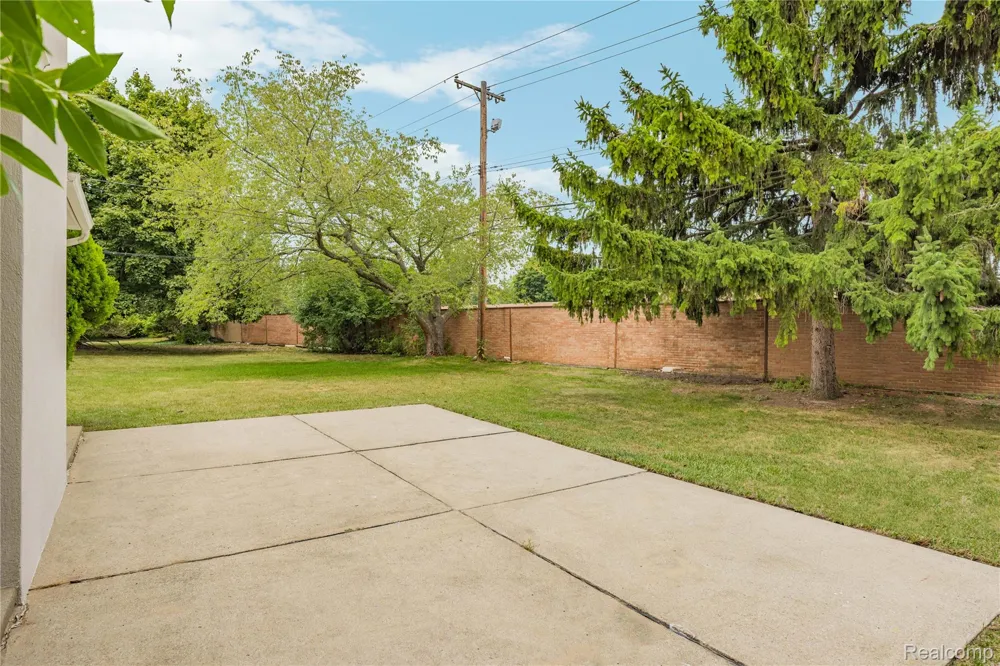 30190 Northgate Drive Southfield City, MI 48076