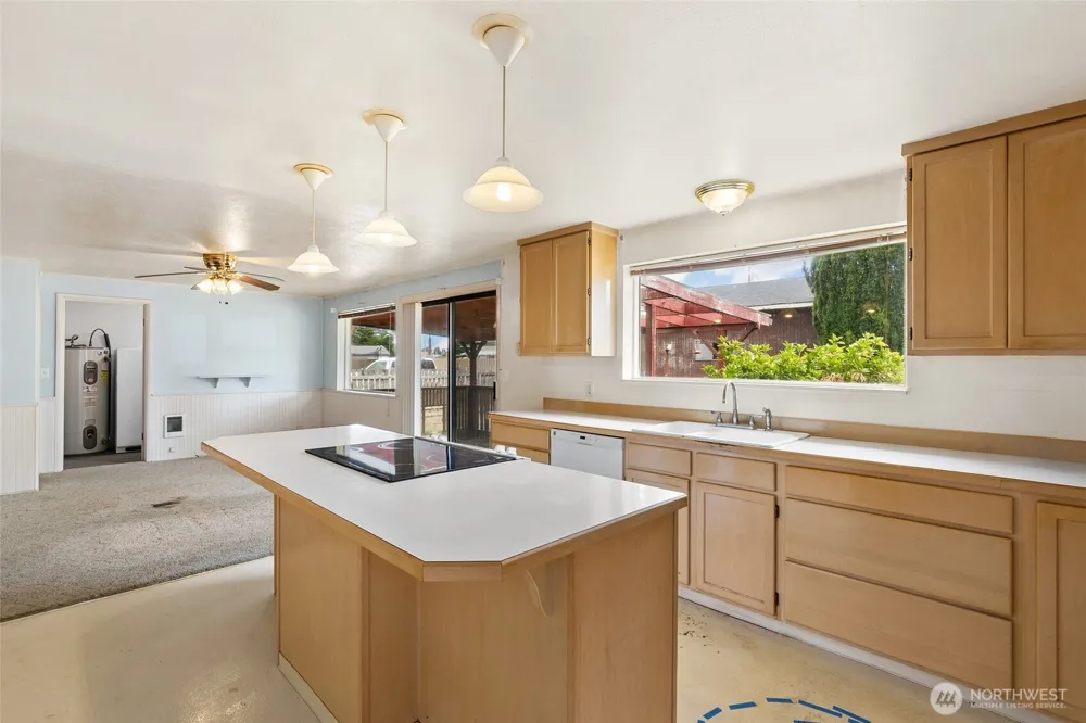 682 S Broadway Westport, WA 98595