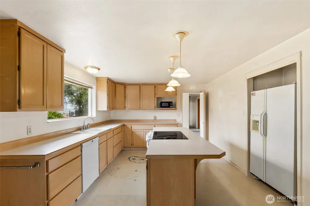 682 S Broadway Westport, WA 98595