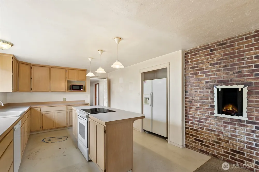 682 S Broadway Westport, WA 98595