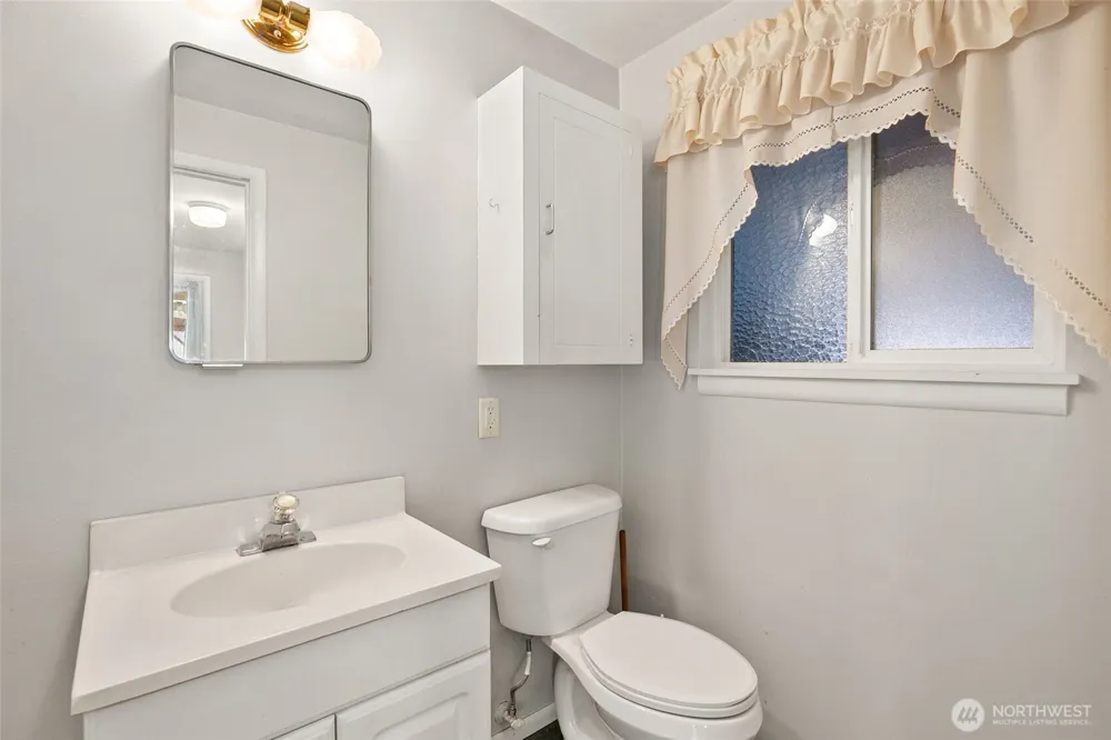 682 S Broadway Westport, WA 98595