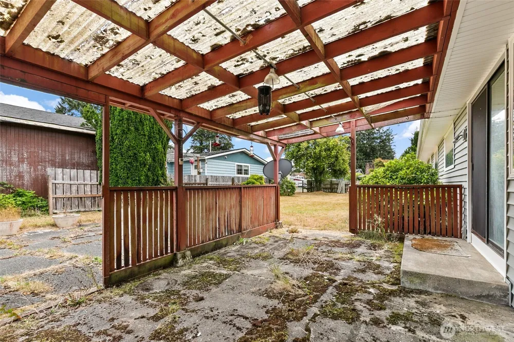 682 S Broadway Westport, WA 98595