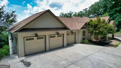271 Highlands DR