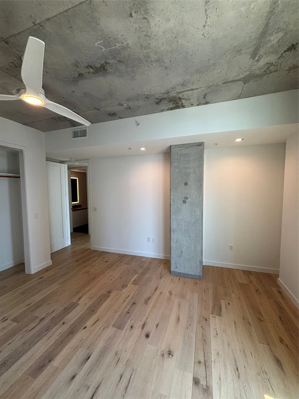 1801 Pearl Street #3912 Dallas, TX 75201