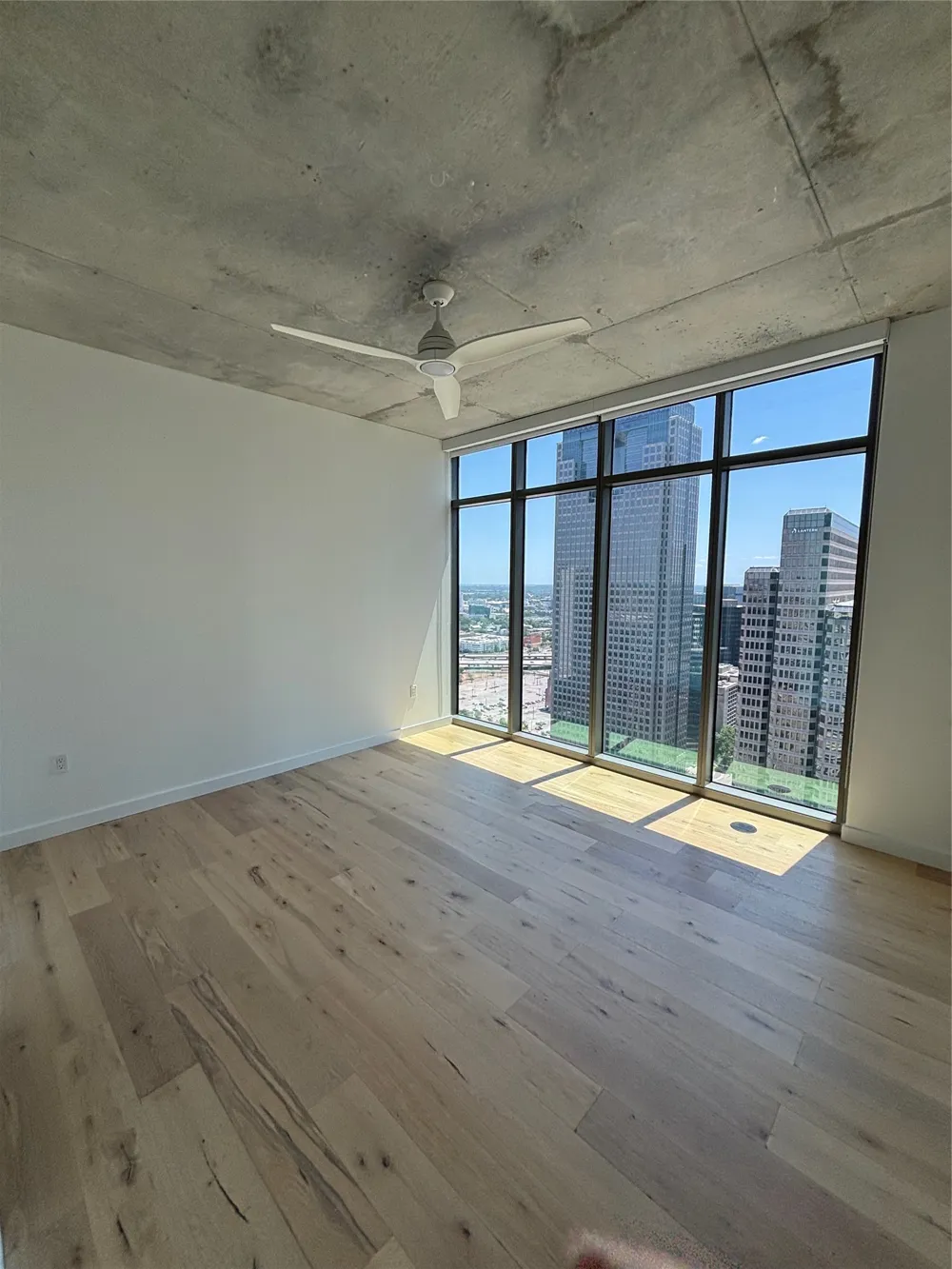 1801 Pearl Street #3912 Dallas, TX 75201