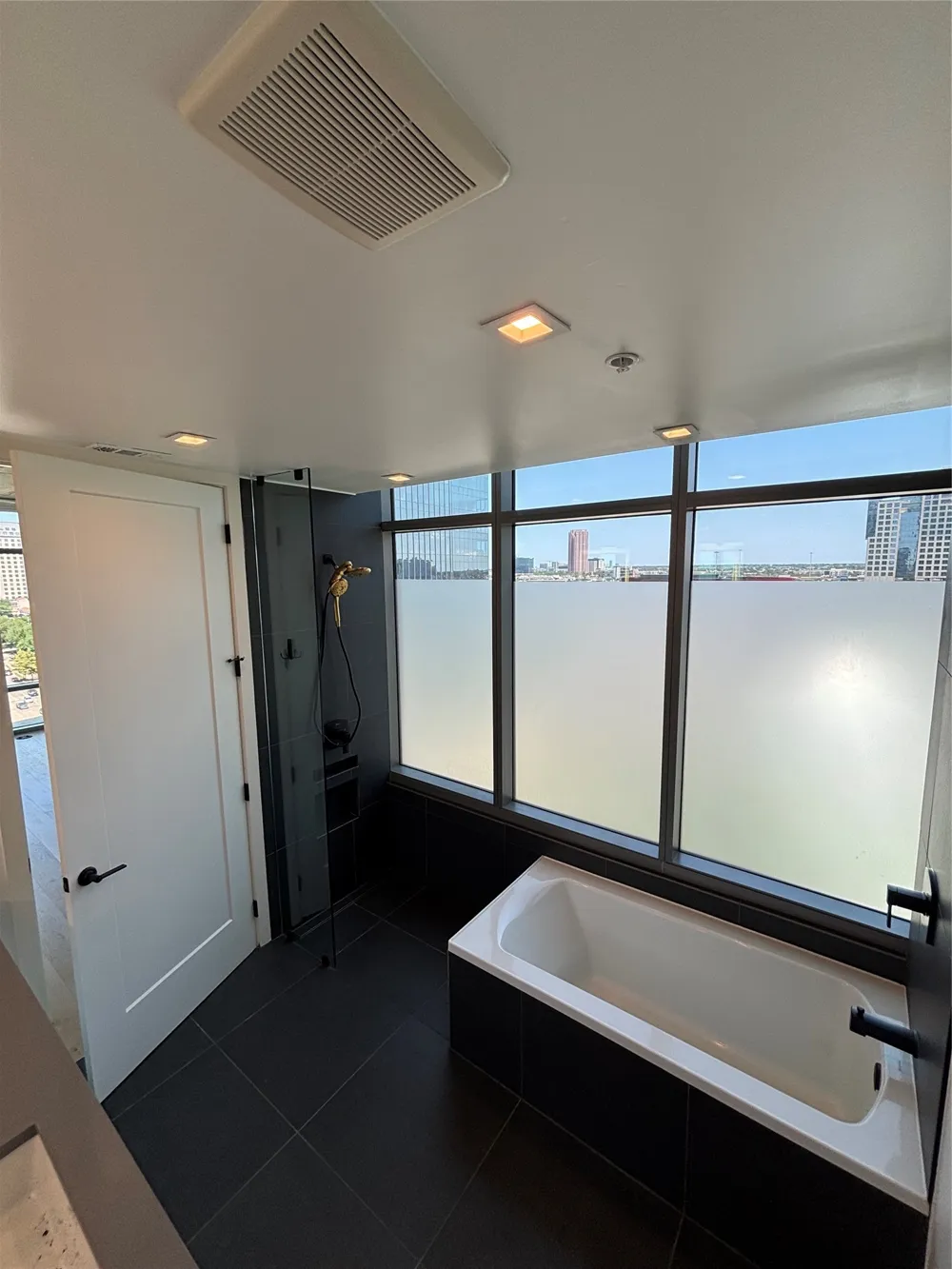 1801 Pearl Street #3912 Dallas, TX 75201