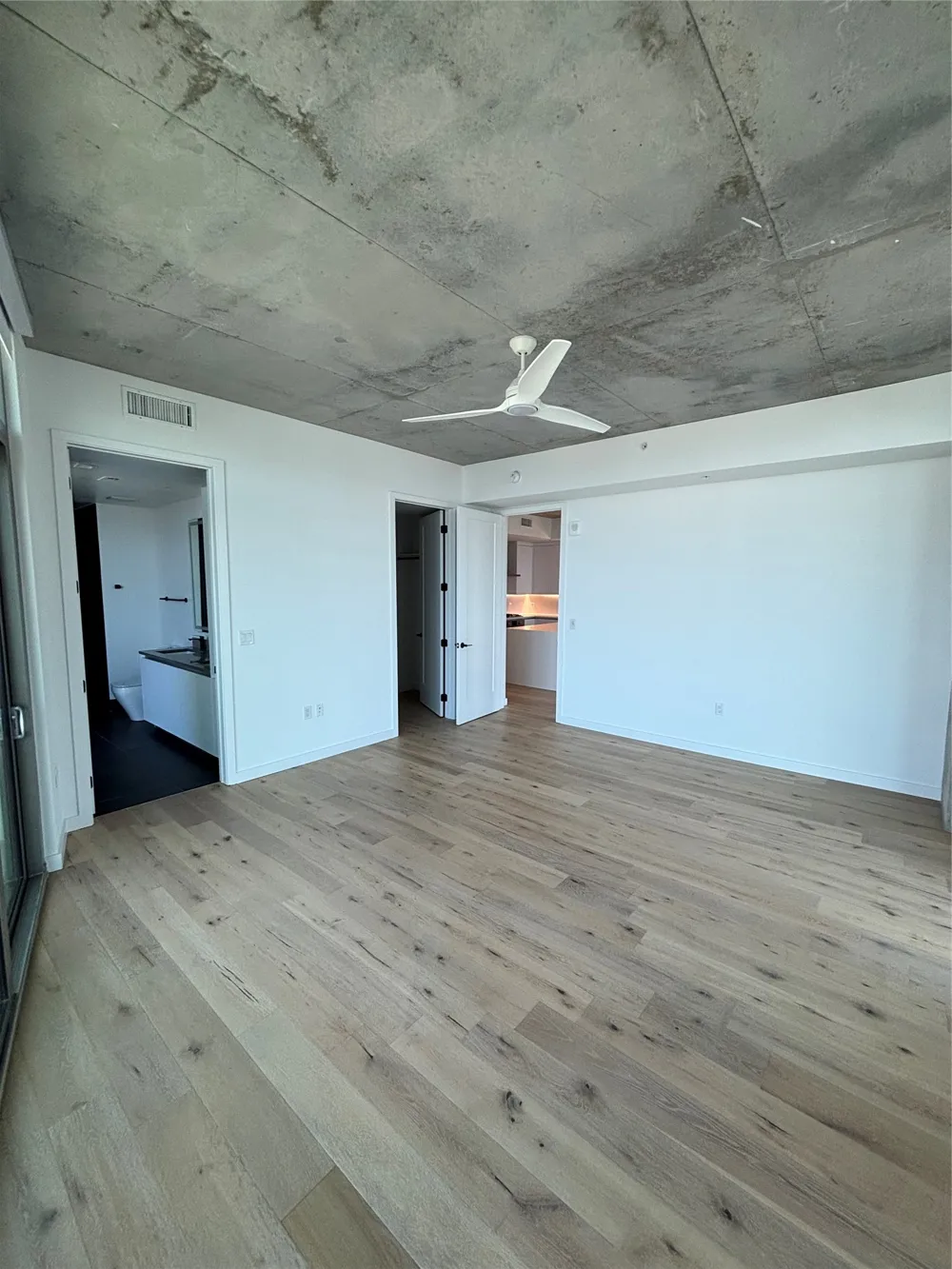 1801 Pearl Street #3912 Dallas, TX 75201