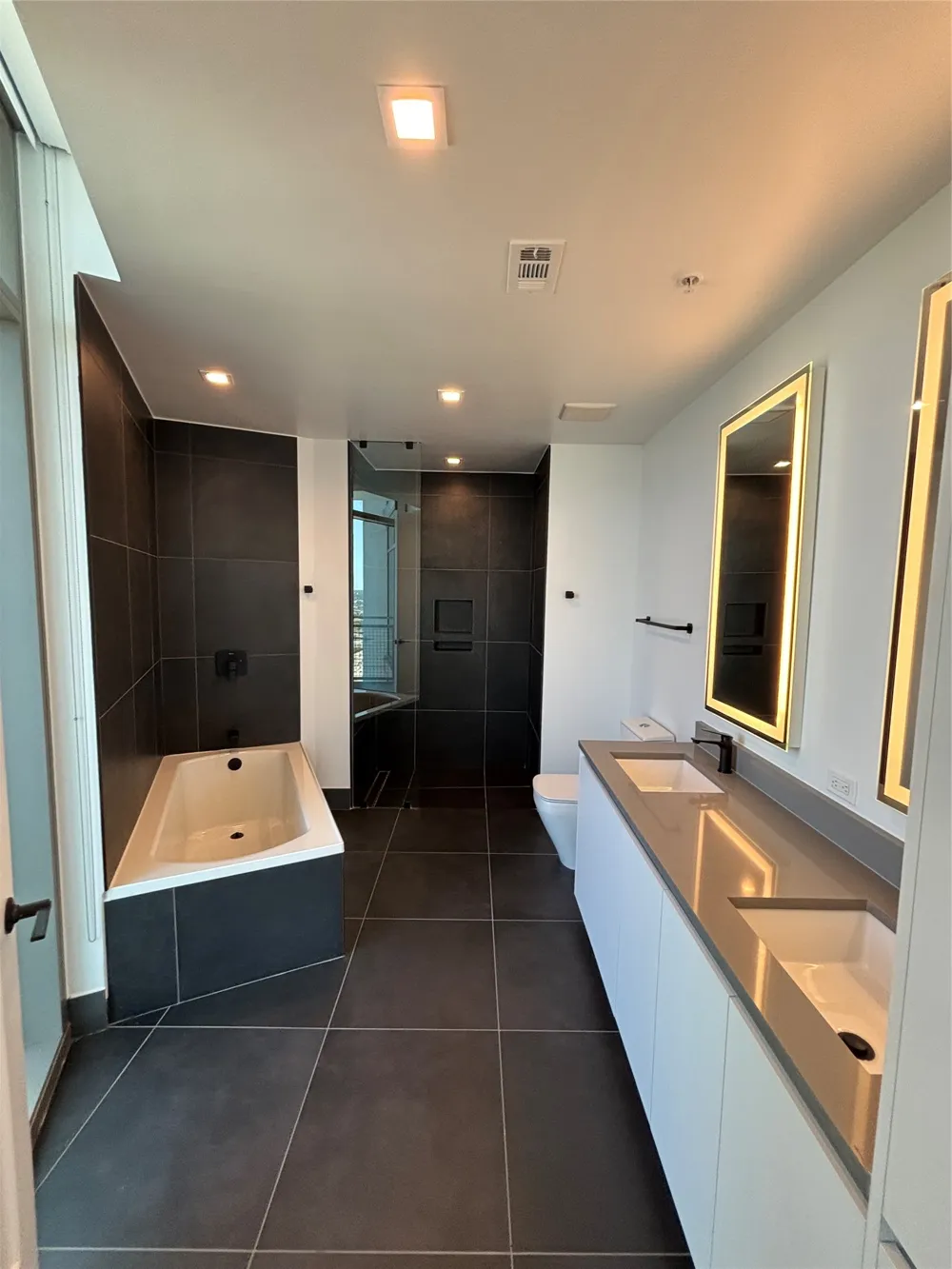 1801 Pearl Street #3912 Dallas, TX 75201