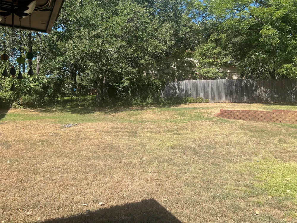 1001 Stableway Lane Bedford, TX 76022