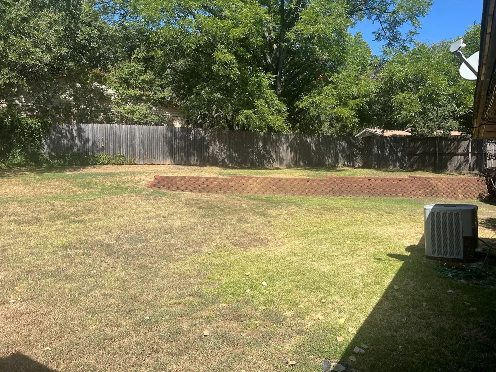1001 Stableway Lane Bedford, TX 76022