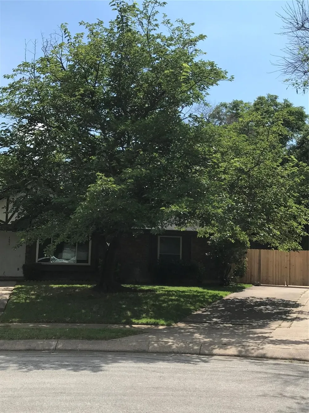 1001 Stableway Lane Bedford, TX 76022