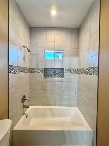 2850 Amber Avenue Groves, TX 77619