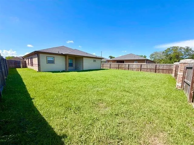 2850 Amber Avenue Groves, TX 77619