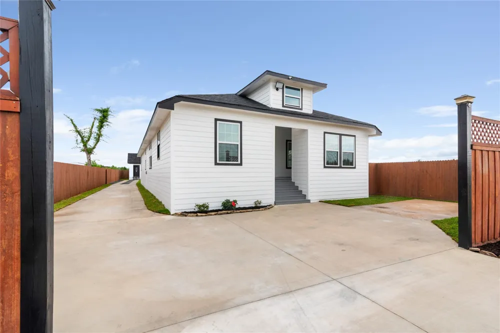 1244 Road 5705 Cleveland, TX 77327