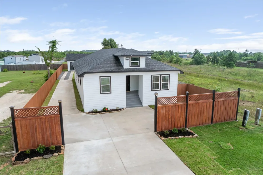 1244 Road 5705 Cleveland, TX 77327