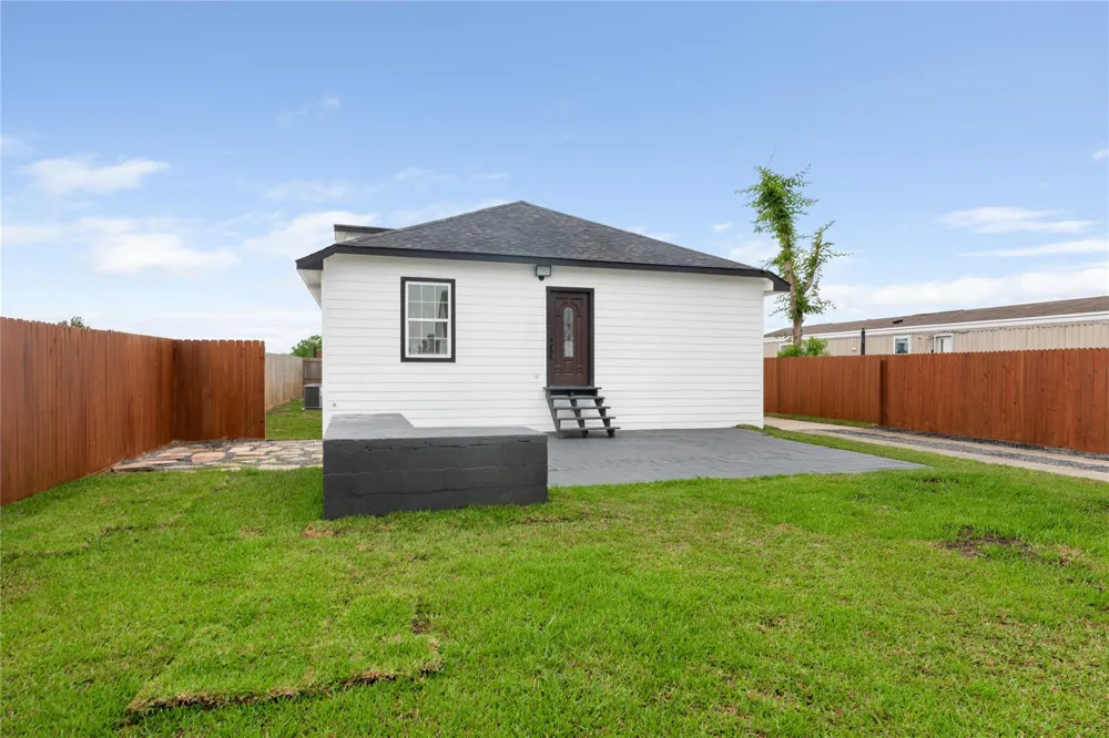 1244 Road 5705 Cleveland, TX 77327