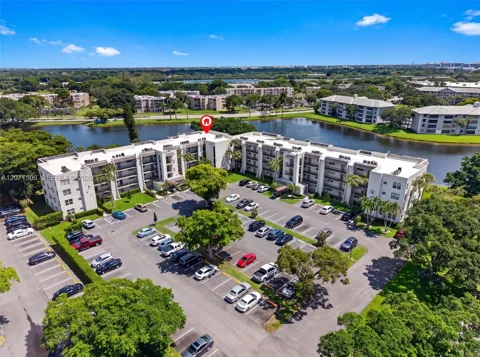 9440 Poinciana Pl #302