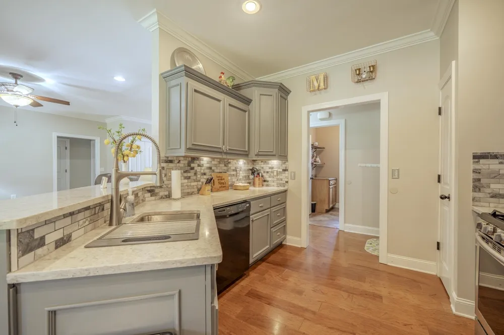 625 TWELVE OAKS DR Adamsville, TN 38310